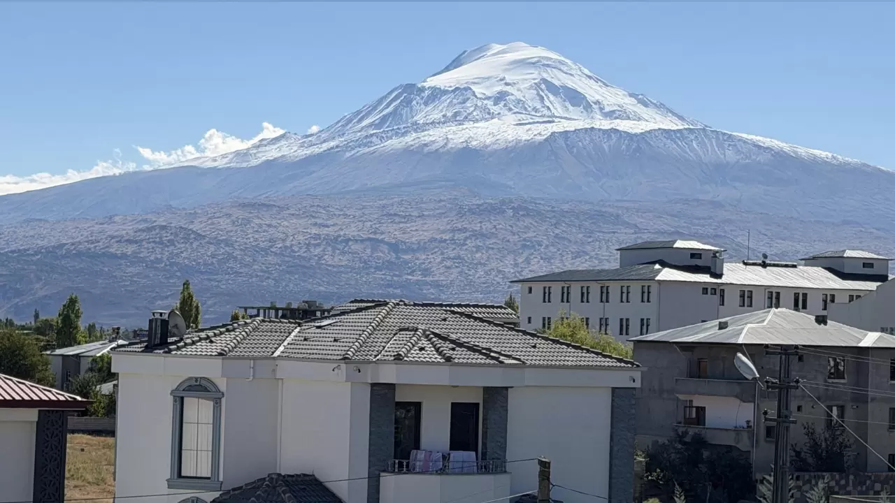 Ağrı Dağı beyaza büründü 2