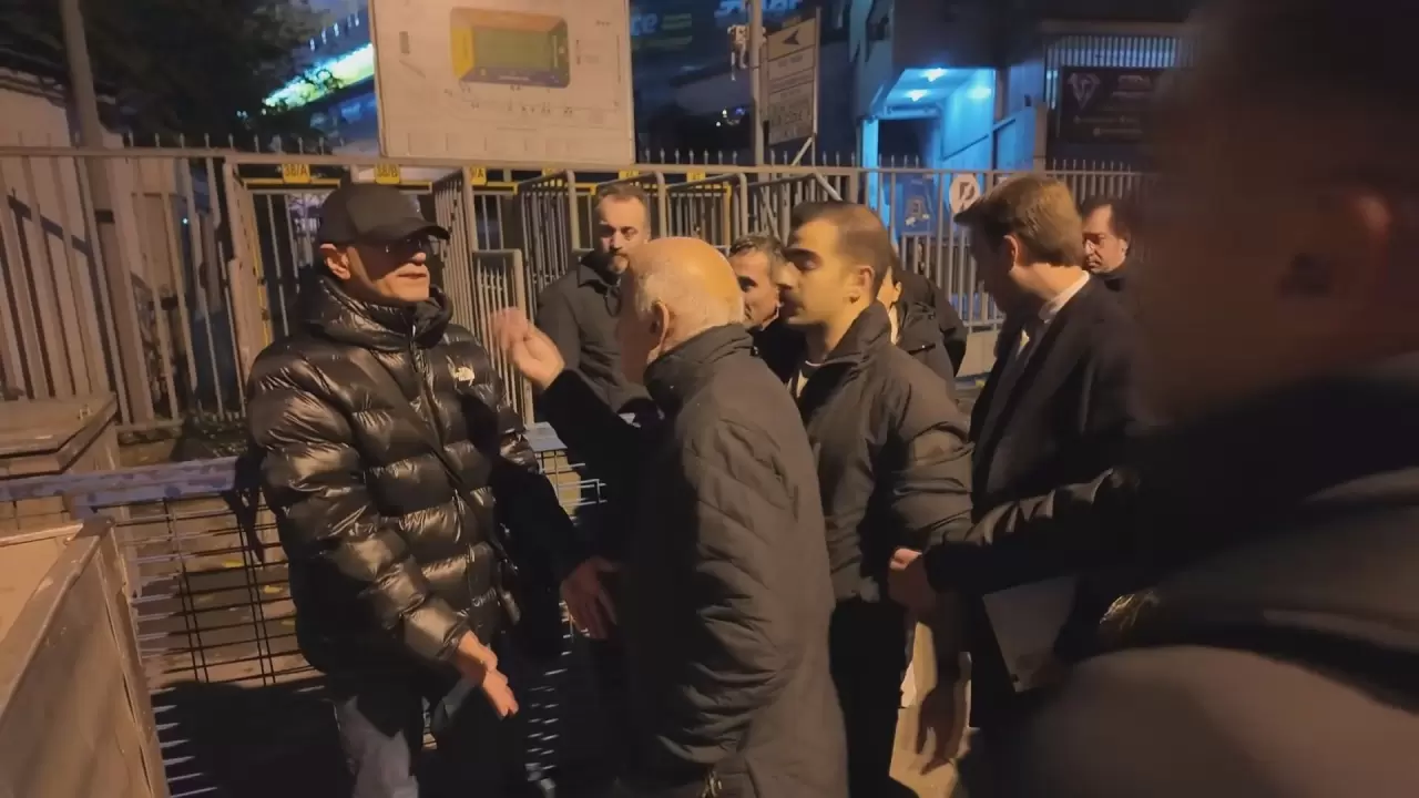 Kolonları çatlayan 3 bina bina boşaltılıyor 3