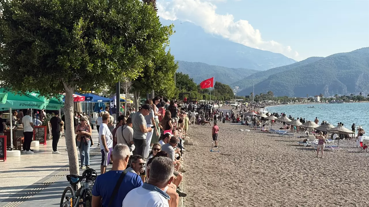 Türk Yıldızları'dan Fethiye semalarında nefes kesen prova 6