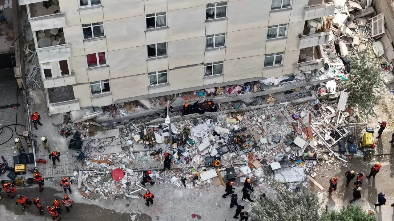 Maltepe'de enkaz altında arama sürerken çarpıcı iddia 7