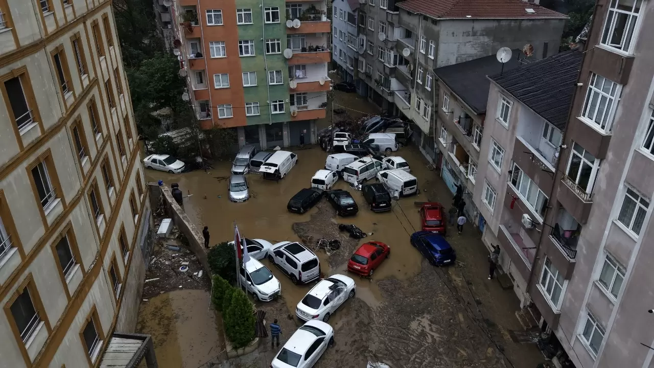Sel felaketinin ağır bilançosu fotoğraflarda! 3
