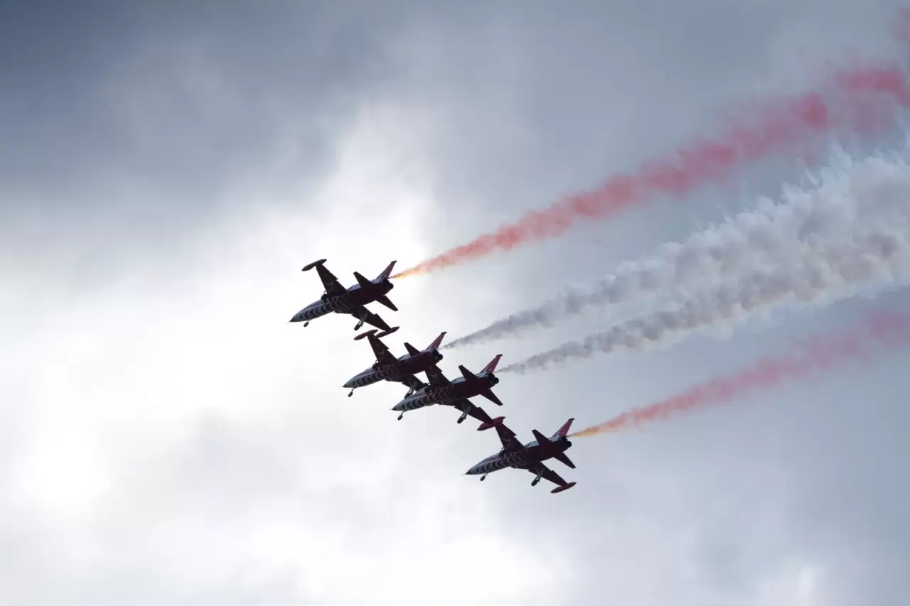 Türk Yıldızları Çalış Plajı'nda gökyüzünü süsledi! 1