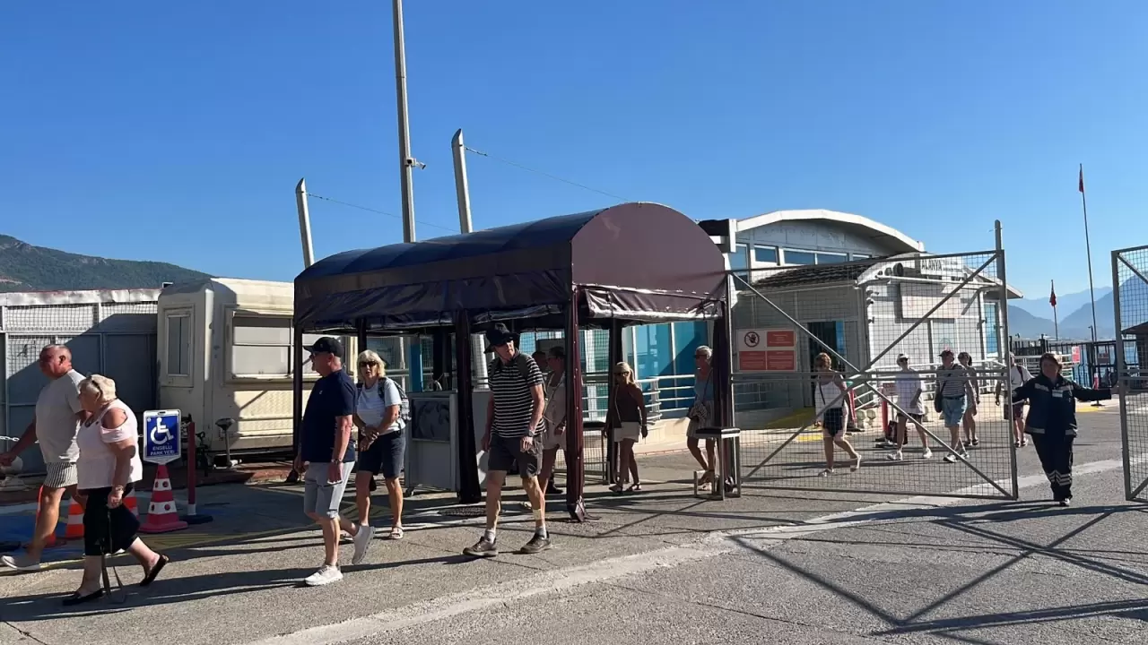 Alanya Limanı’na çifte dev ziyaret 2