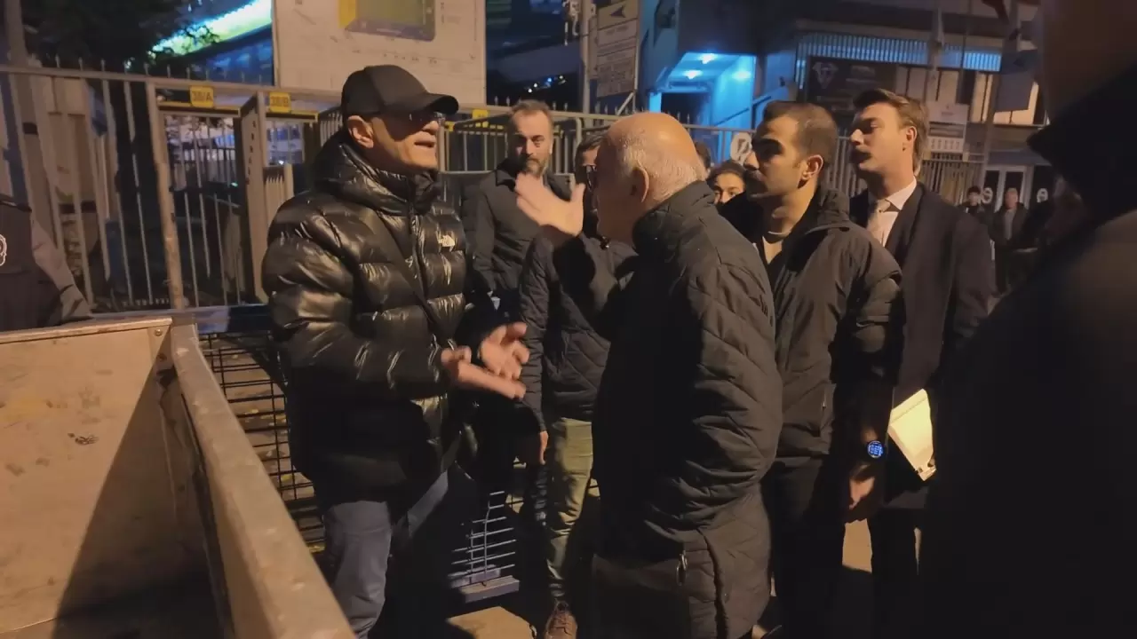 Kolonları çatlayan 3 bina bina boşaltılıyor 4
