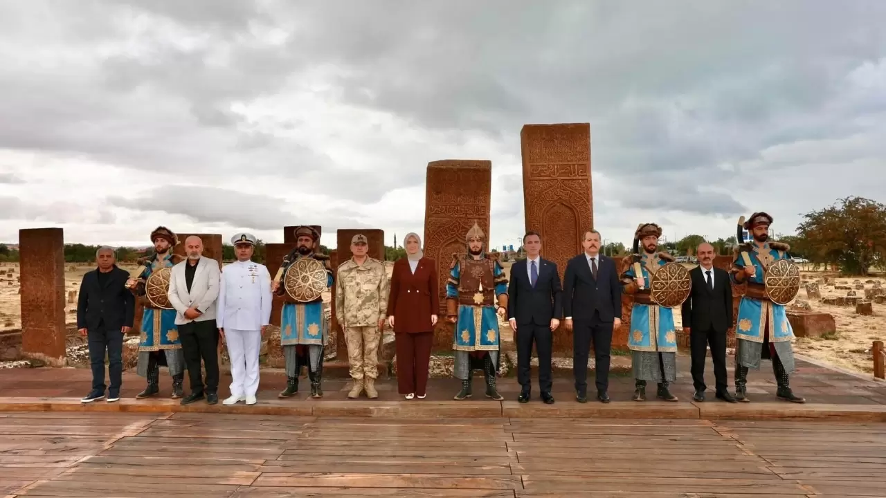 Bakan Yardımcısı Yiğitbaşı Ahlat'ta ecdadı yad etti! 3