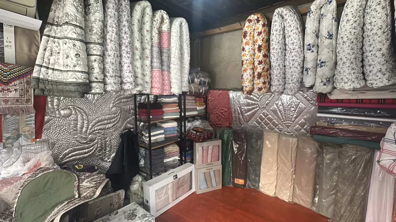 92 yaşındaki “Yastıkçı Dede” 70 yıldır mesleğini sürdürüyor! 3