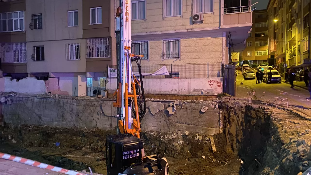 Bahçelievler’de inşaatın istinat duvarı yıkıldı 4