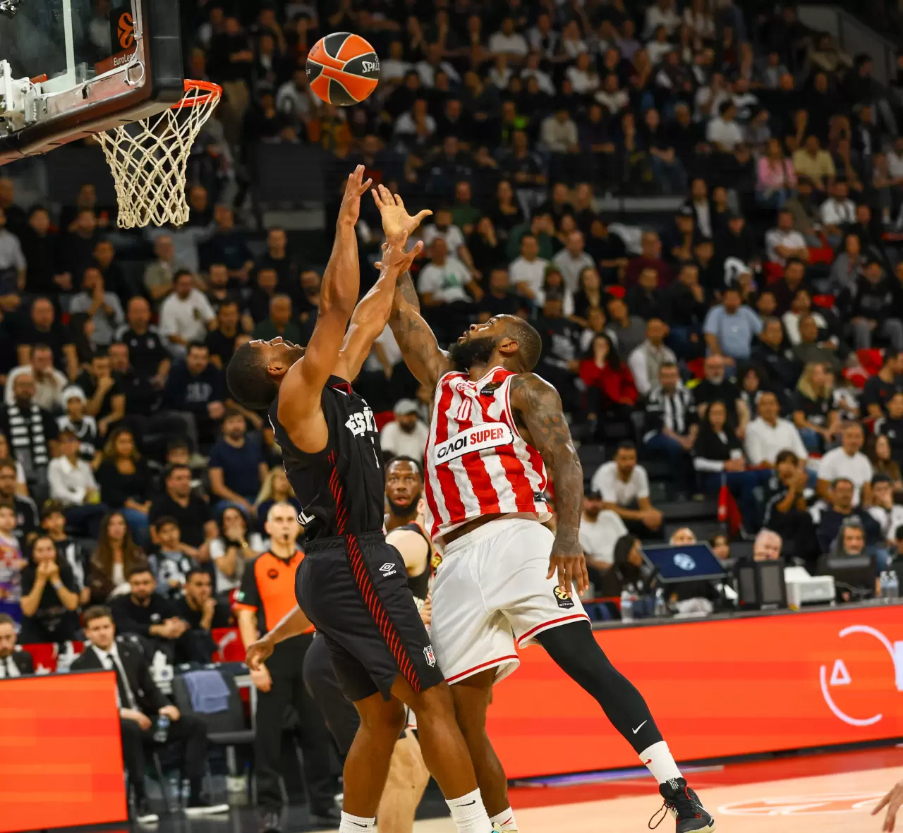 Beşiktaş, Olympiakos karşısında mağlup oldu! 7