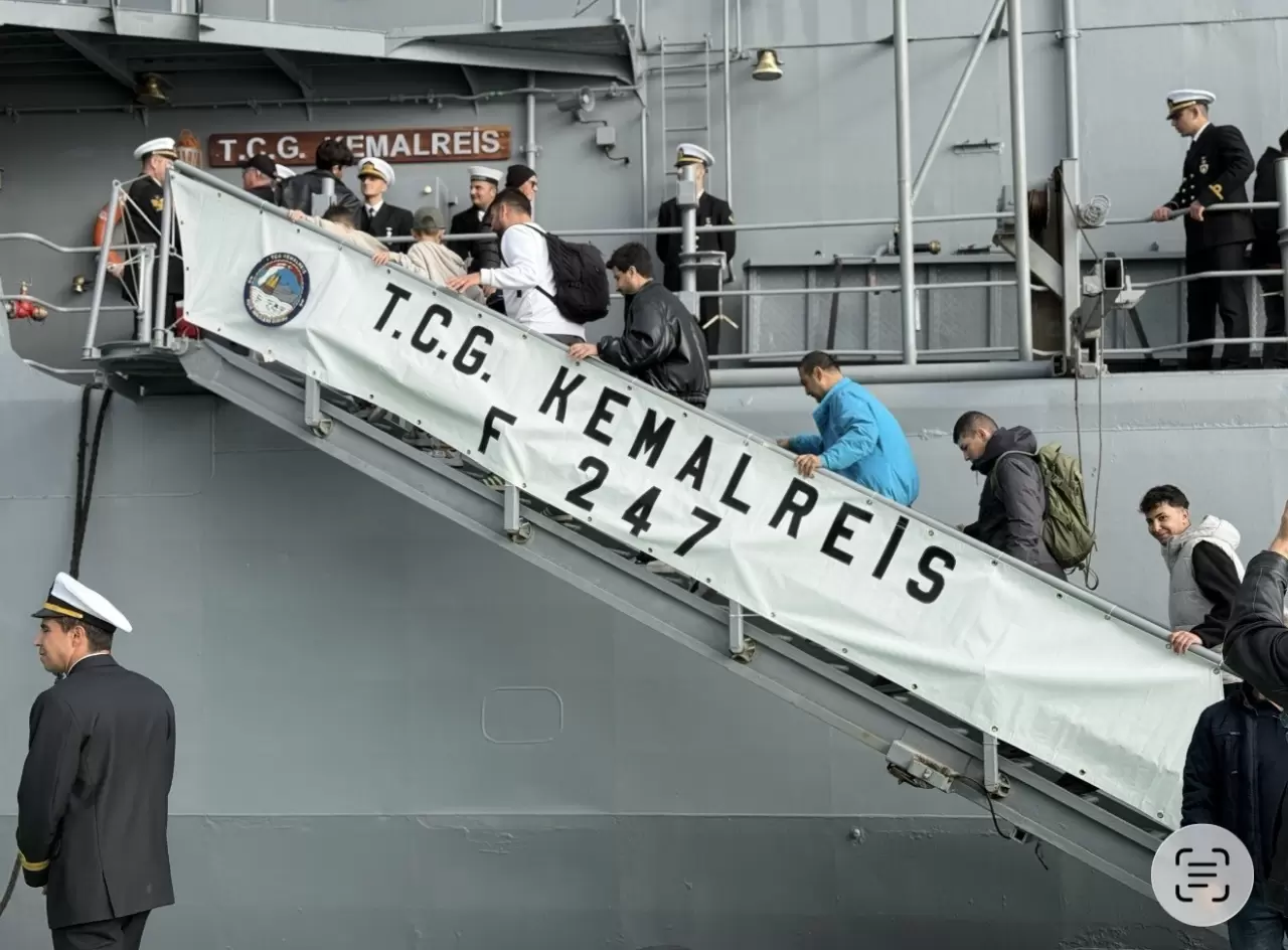 TCG Kemalreis’e Cumhuriyet Bayramı yoğunluğu: Ziyaretçiler uzun kuyruklar oluşturdu 1