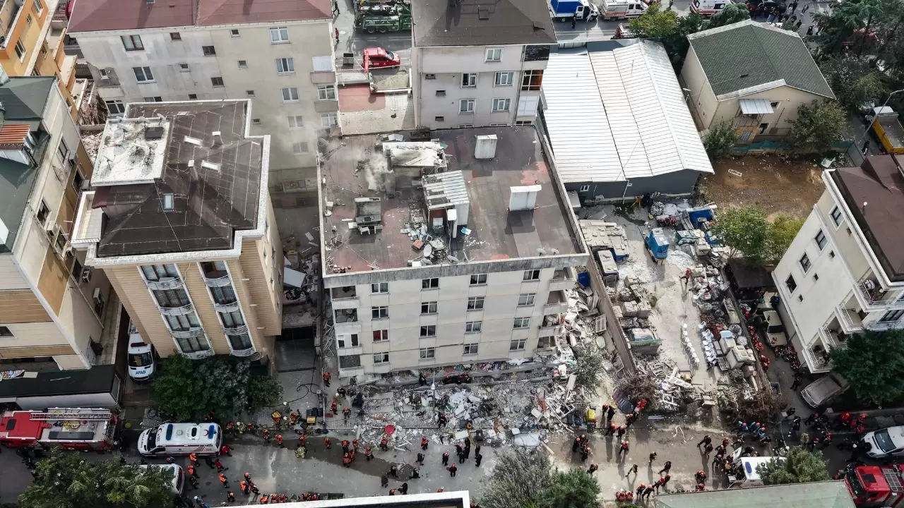 Maltepe'de enkaz altında arama sürerken çarpıcı iddia 9