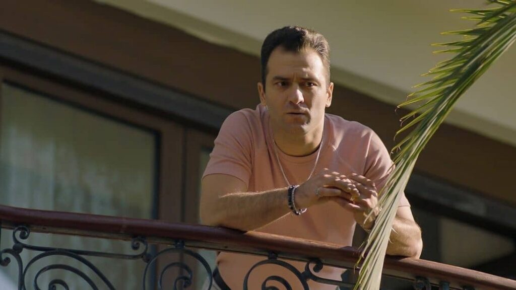 Uzak Şehir Bahadır kimdir? Uzak Şehir'in Bahadır'ı Cem Sürgit kimdir? Cem  Sürgit hangi dizilerde yer aldı? » Mavi Kadın