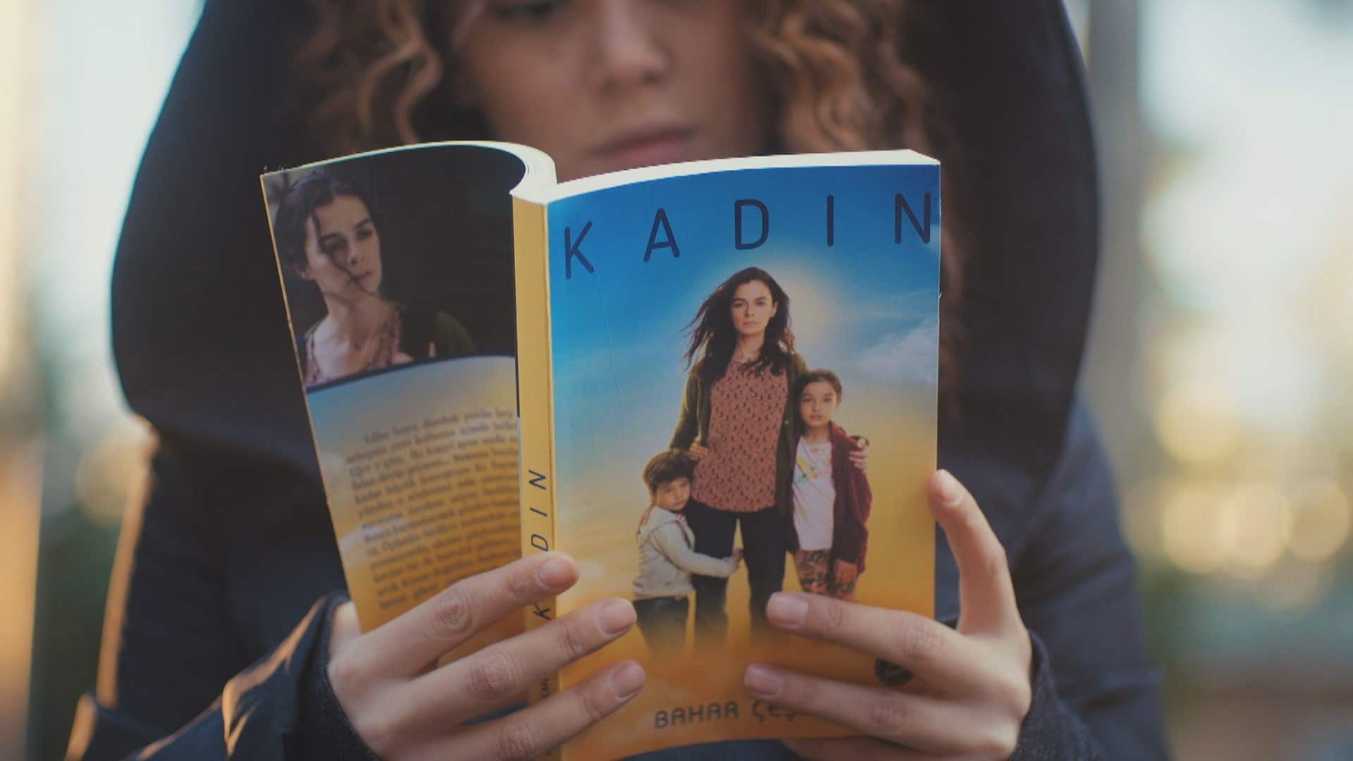 Mujer veya Fuerza de Mujer olarak bilinen Kadin serisinin kitabı