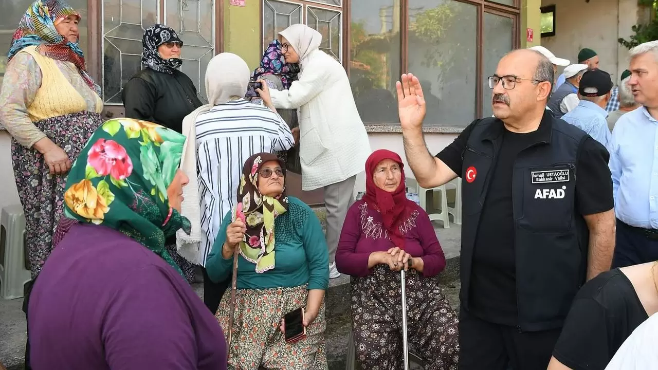 Sındırgı'da Hasar Tespit Çalışmaları Yerinde İncelendi - Balıkesir Haberleri