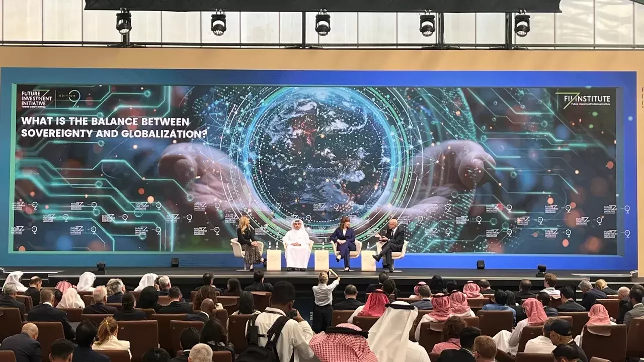 Bakan Şimşek: Gümrük vergileri uzun vadede ekonomilere fayda sağlamaz