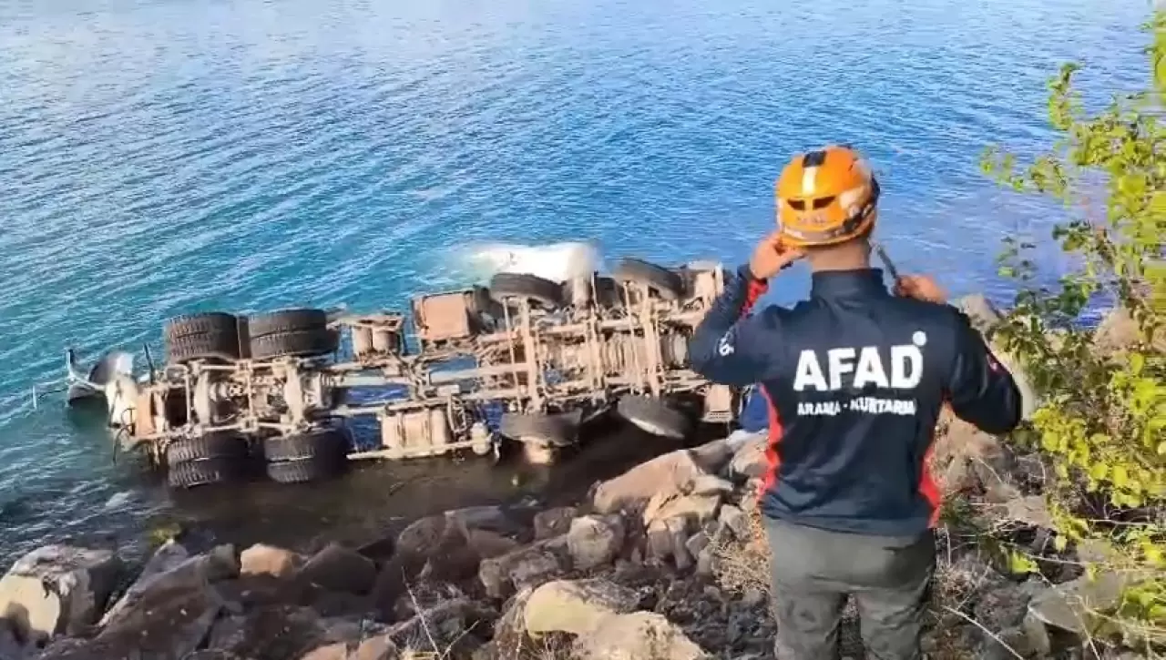 Elazığ’da beton mikseri göle uçtu: 1 yaralı
