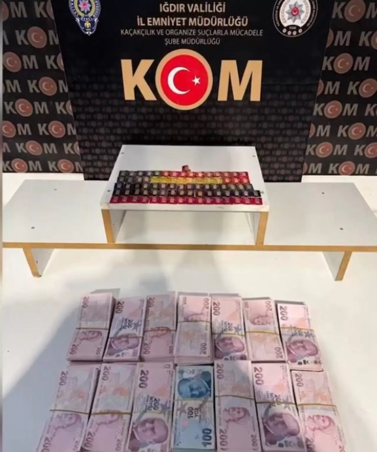 Üzerlerinden 95 gram altın çıktı! Kuyumcuların kabusu olan aile böyle yakalandı 2