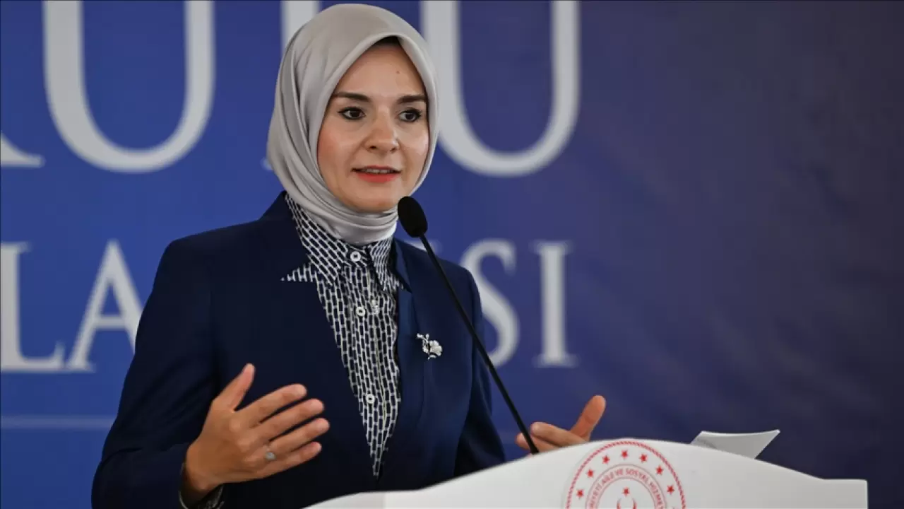 Bakan Göktaş: 8 bin 547 koruyucu ailemizin yanında 10 bin 256 çocuğumuz himaye ediliyor