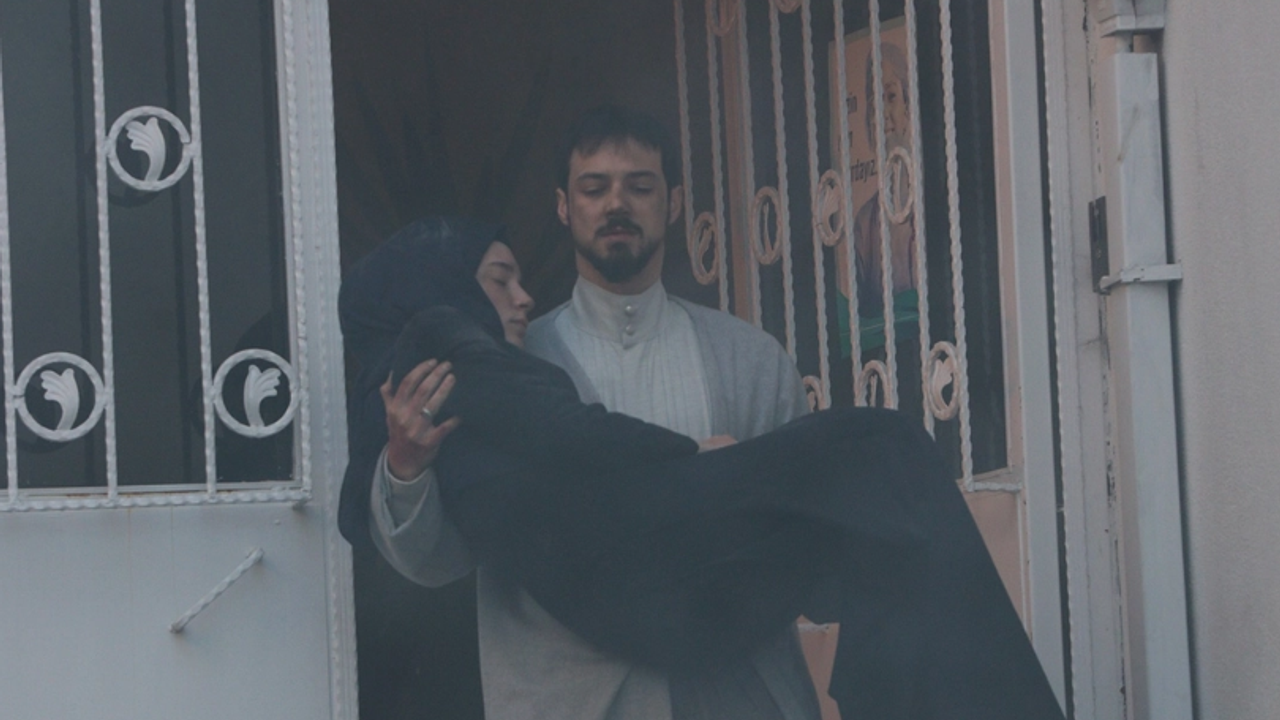 Kızıl Goncalar dizisinin yeni bölümünde Şirin'i kim açığa çıkaracak? | Kızıl Goncalar 36. bölüm