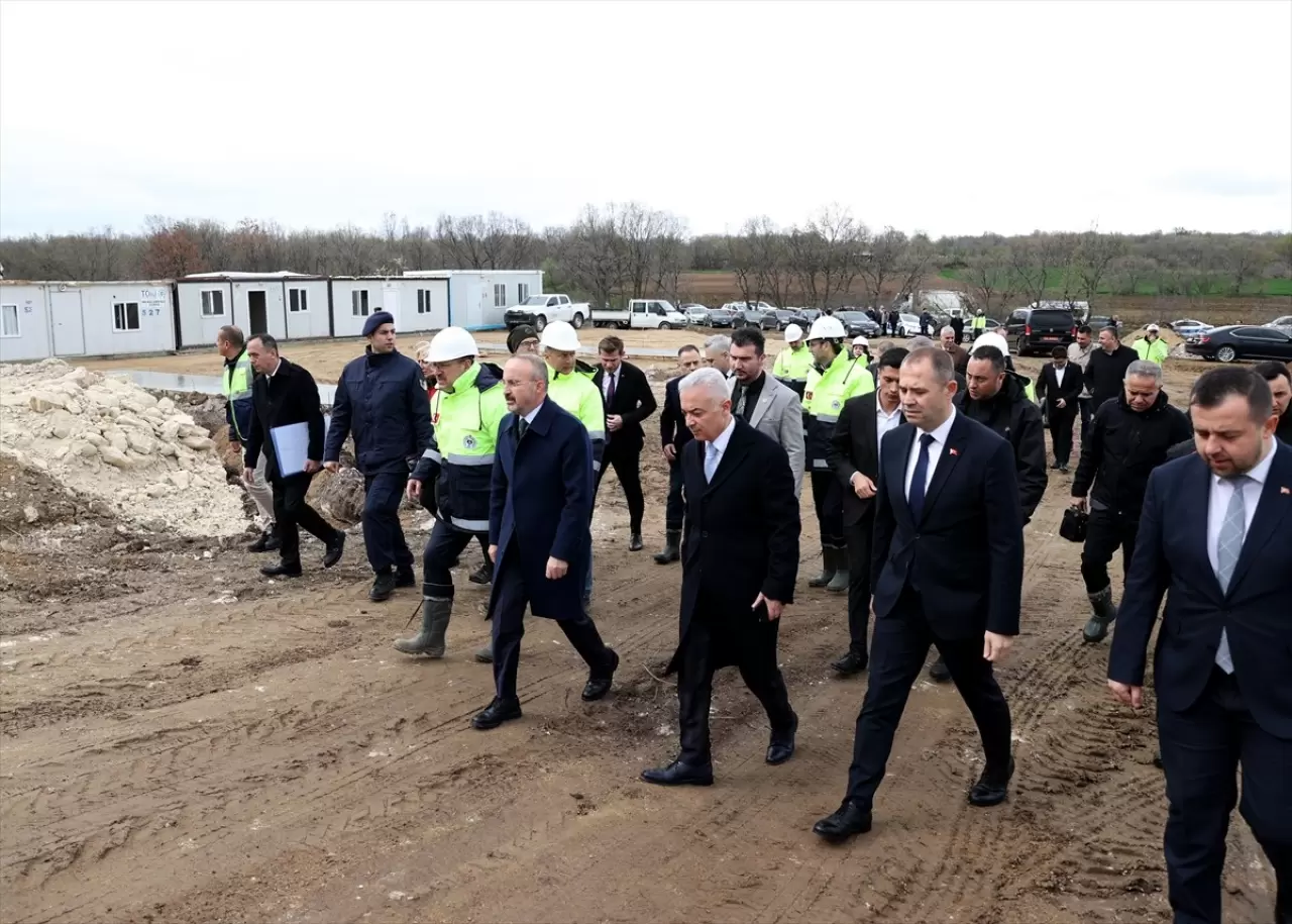 Kırklareli'nde Sokak Hayvanları İçin Temel Atıldı