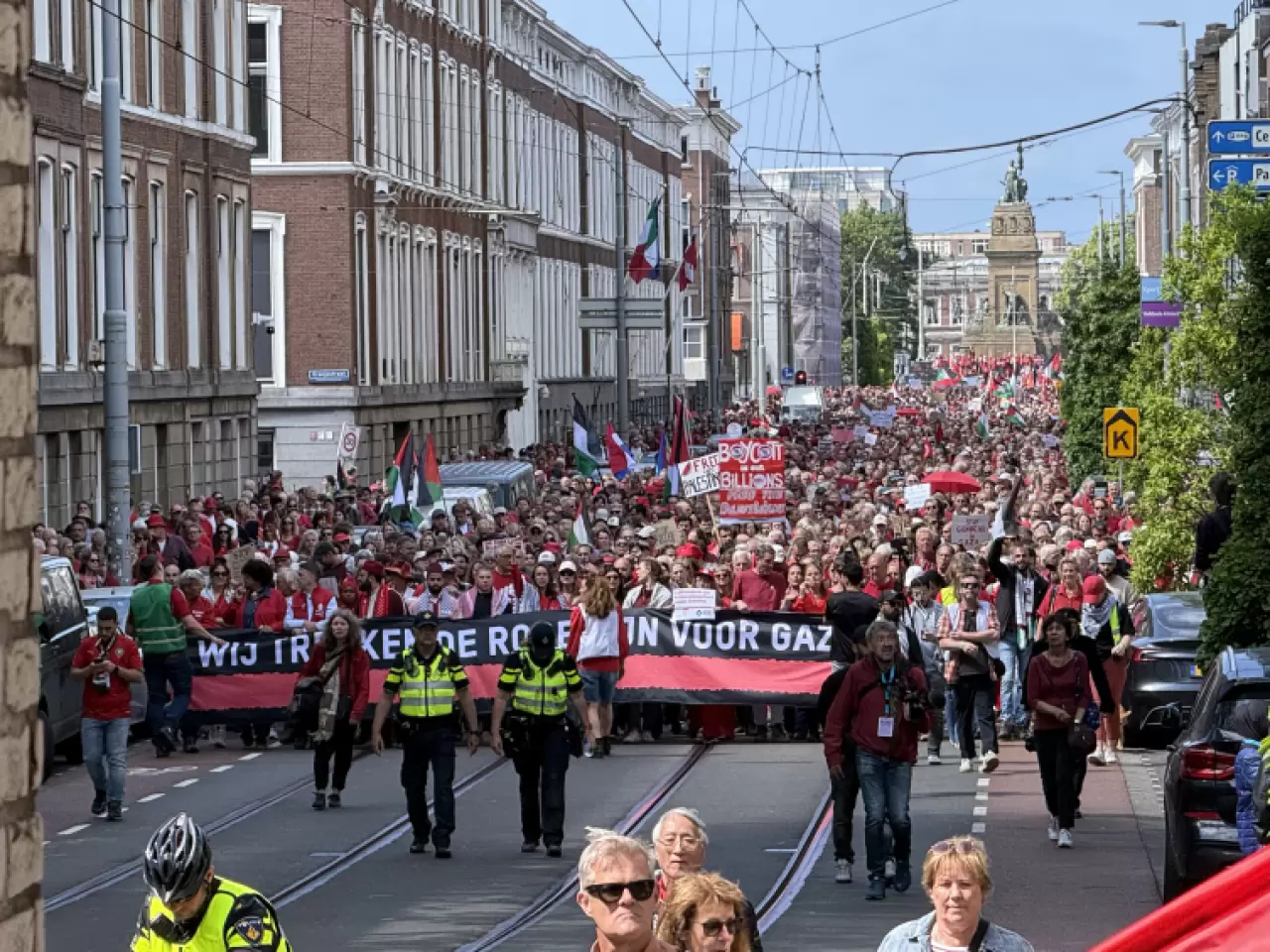 Hollanda'da binlerce kişi hükümetin İsrail politikasına tepki gösterdi