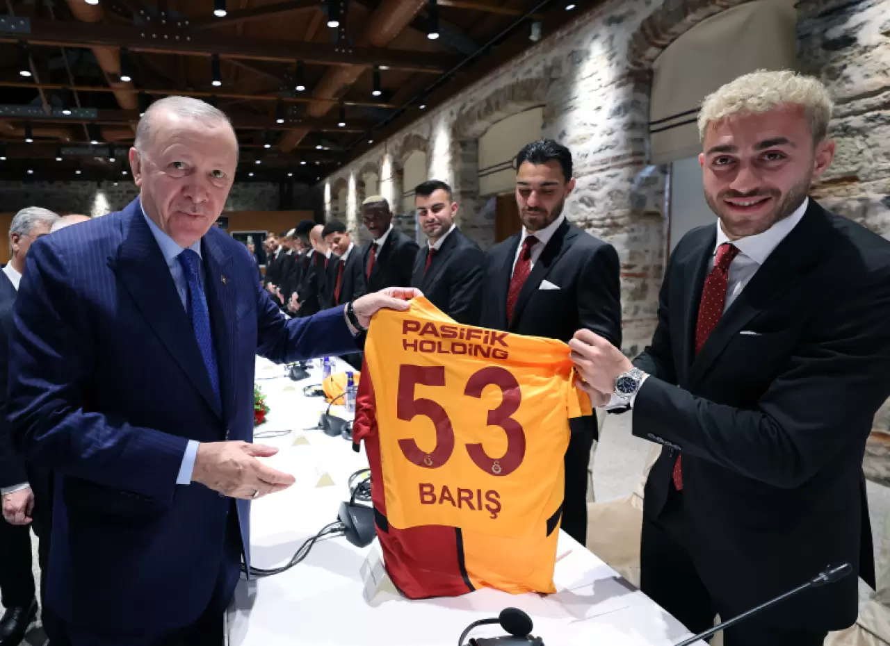 Cumhurbaşkanı Erdoğan, Galatasaray futbol takımını kabul etti