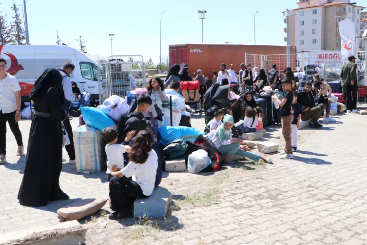 Suriyelilerin ülkelerine dönüşü yoğunluk kazandı