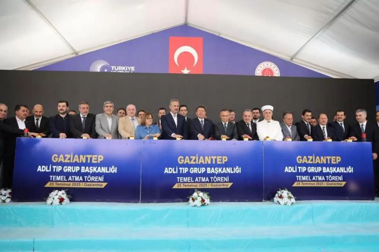 Bakan Tunç: Darbeciler tarafından yazılmış olması bile anayasanın değiştirilmesi için geçerli sebep