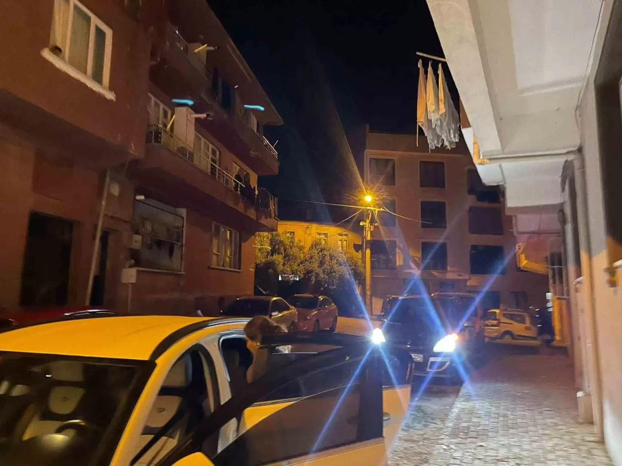 Deprem korkusuyla geceyi sokakta geçirdiler İhlas Haber Ajansı