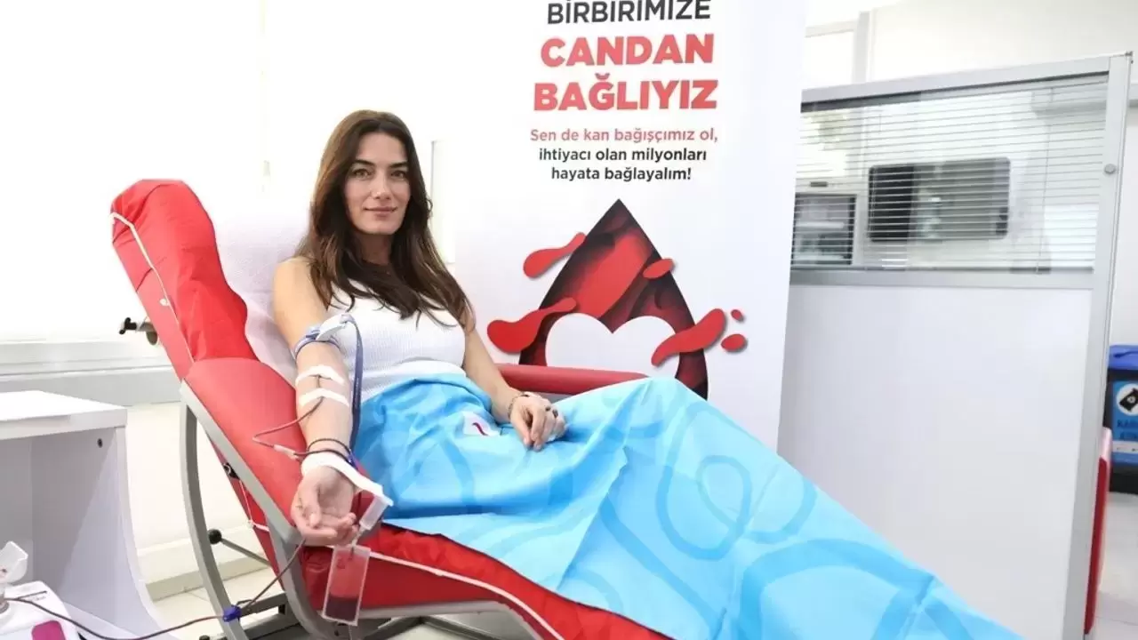 Ünlü isimler Kızılay'a kan verdi, Türkiye'ye çağrıda bulundu - Günaydın  Samsun Haber