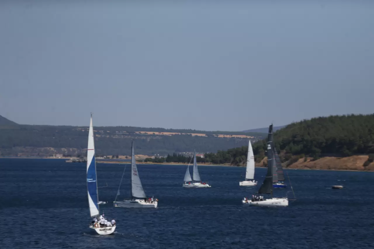 Cumhurbaşkanlığı Uluslararası Yat Yarışları'nın 3. etabı Çanakkale Zafer Kupası yapıldı