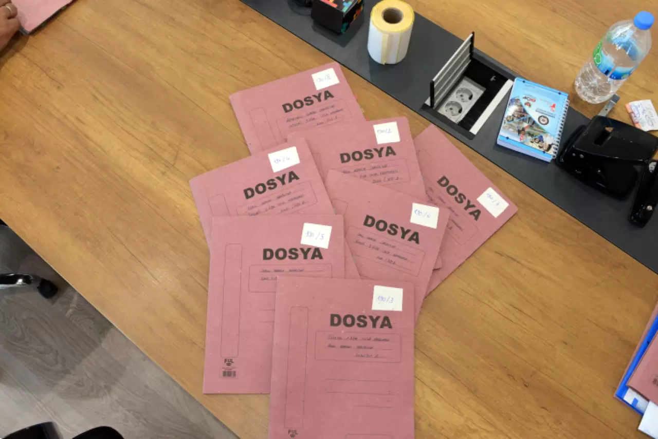 Banka hesabını ve kartını arkadaşı kullandı, cezayı sahibi aldı