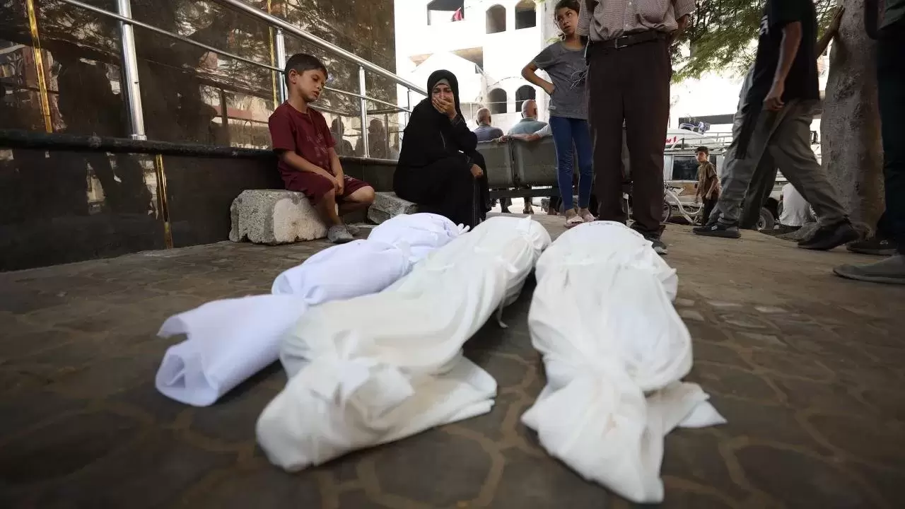 Katil İsrail'in Gazze Şeridi’ne düzenlediği saldırılarda 27 Filistinli hayatını kaybetti