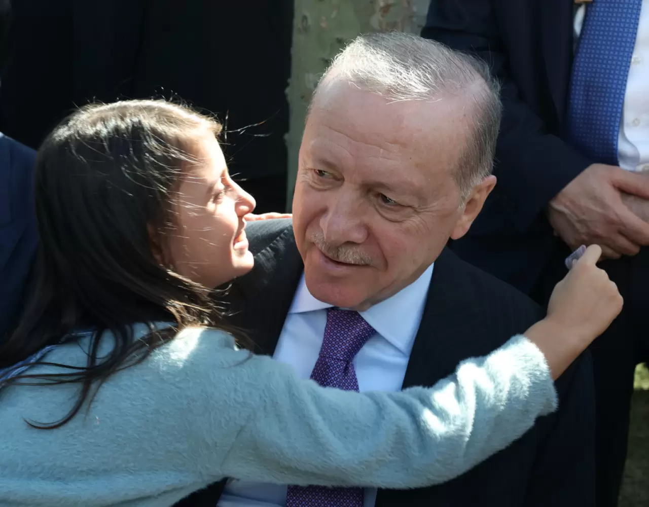 Cumhurbaşkanı erdoğan ve bir kız çocuğu