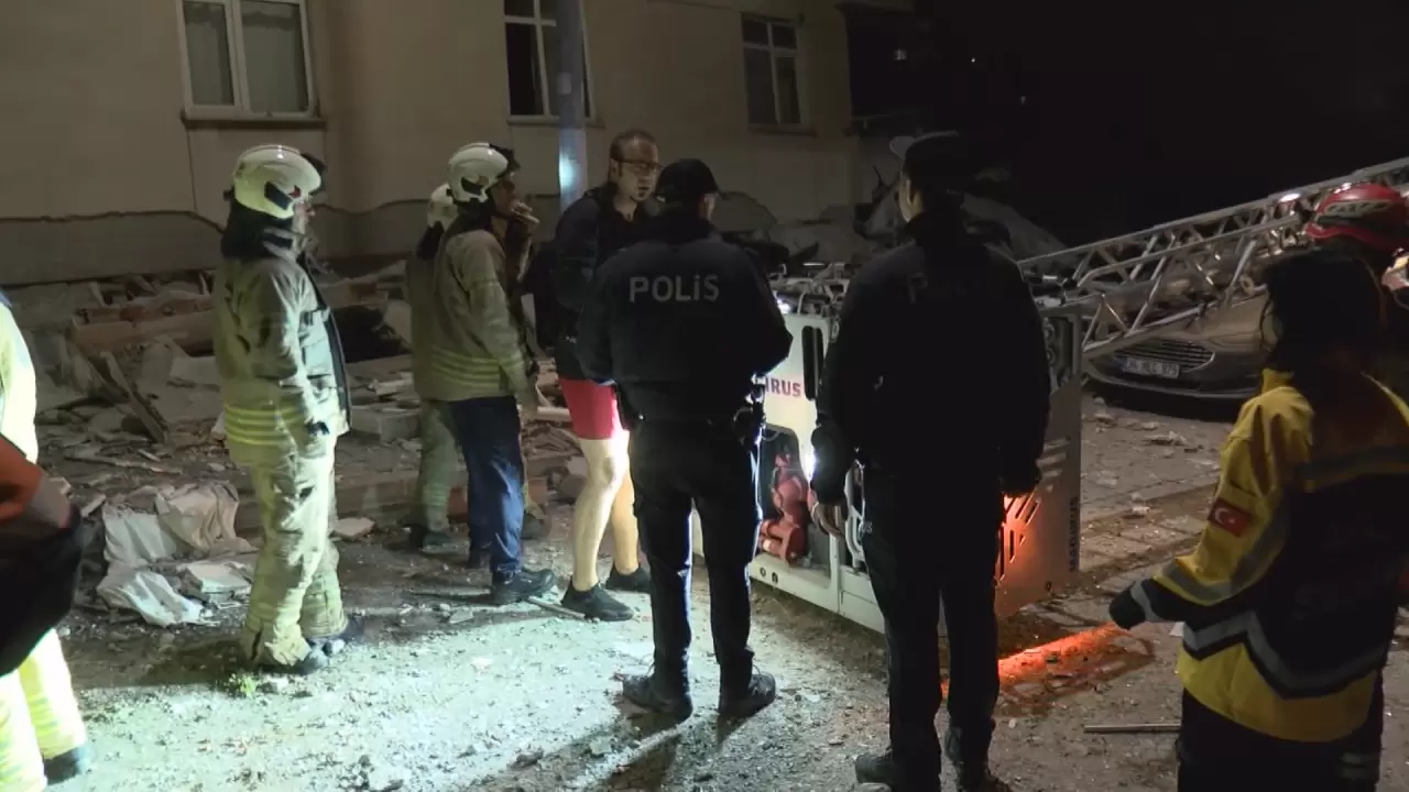 Maltepe'de çöken bina