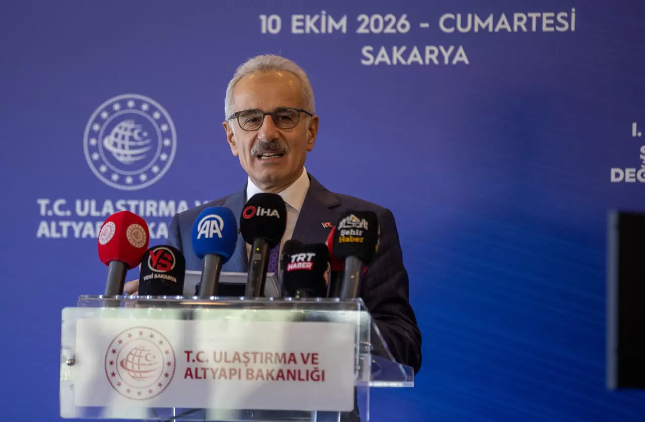 Ulaştırma ve Altyapı Bakanı Abdulkadir Uraloğlu