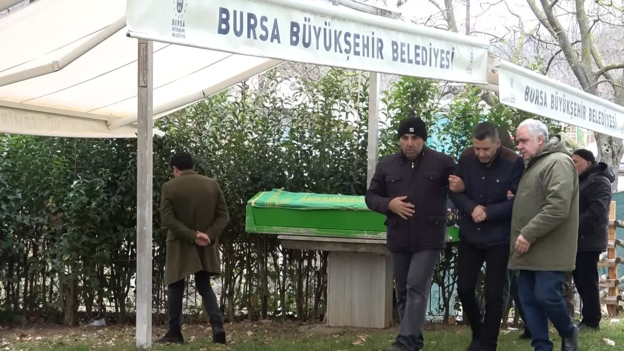  Semiha Sözer'in cenazesi
