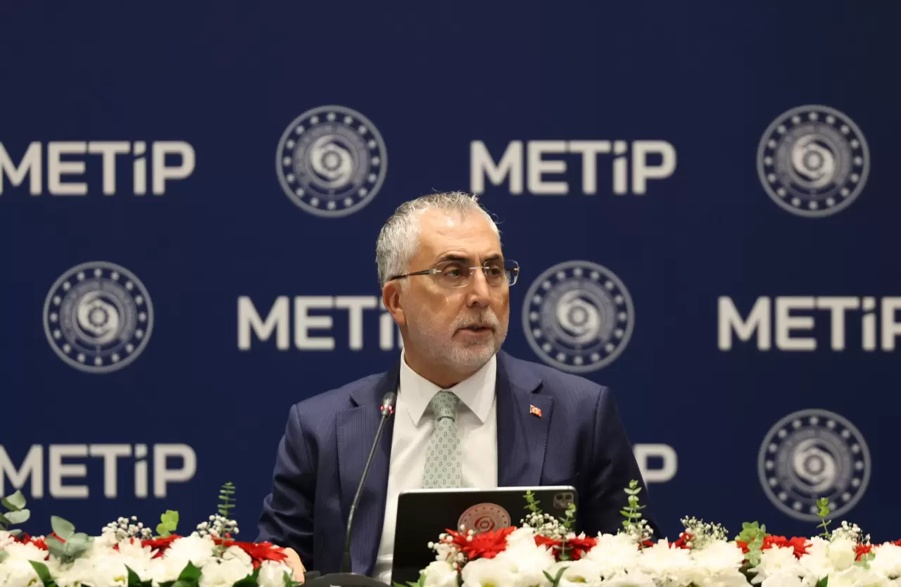 Çalışma ve Sosyal Güvenlik Bakanı Vedat Işıkhan,