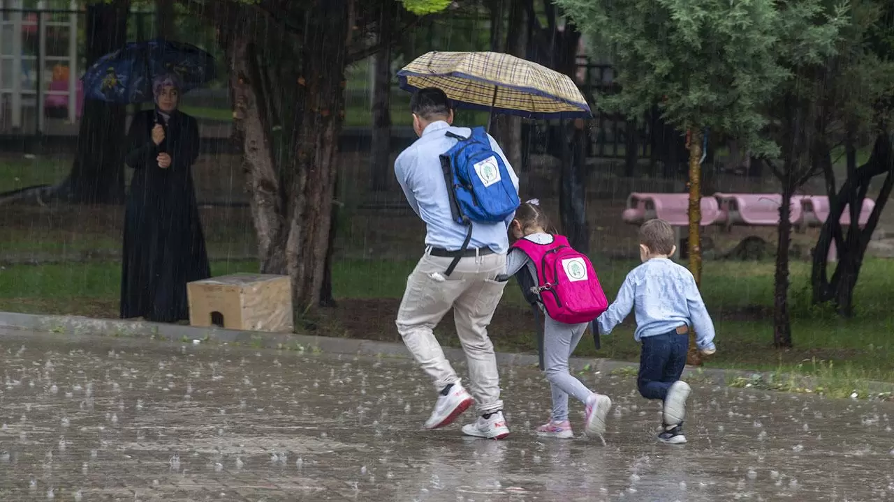 İstanbul’da yarın okullar tatil mi?
