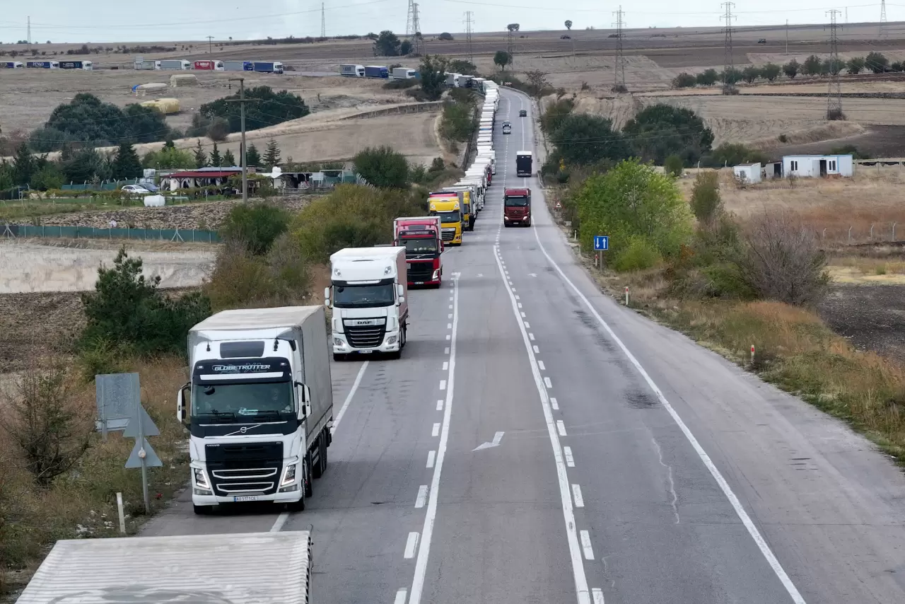 tırların bekleişi