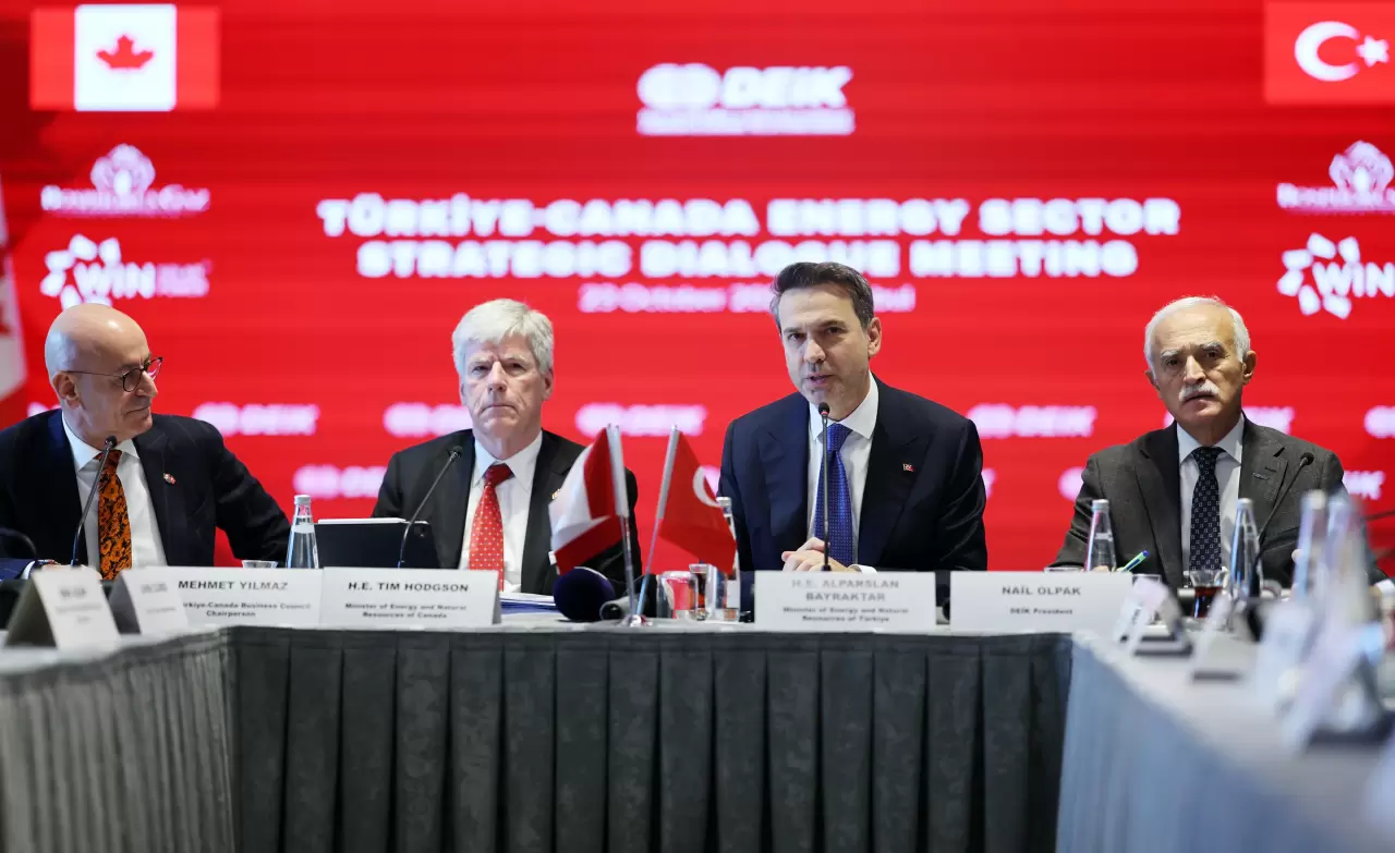 Enerji ve Tabii Kaynaklar Bakanı Alparslan Bayraktar,