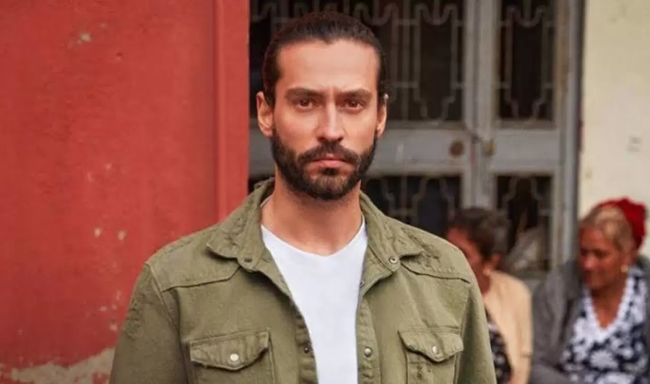  Ekin Koç