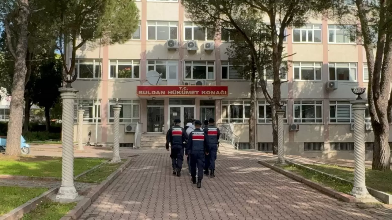 yakalanan şüpheliler