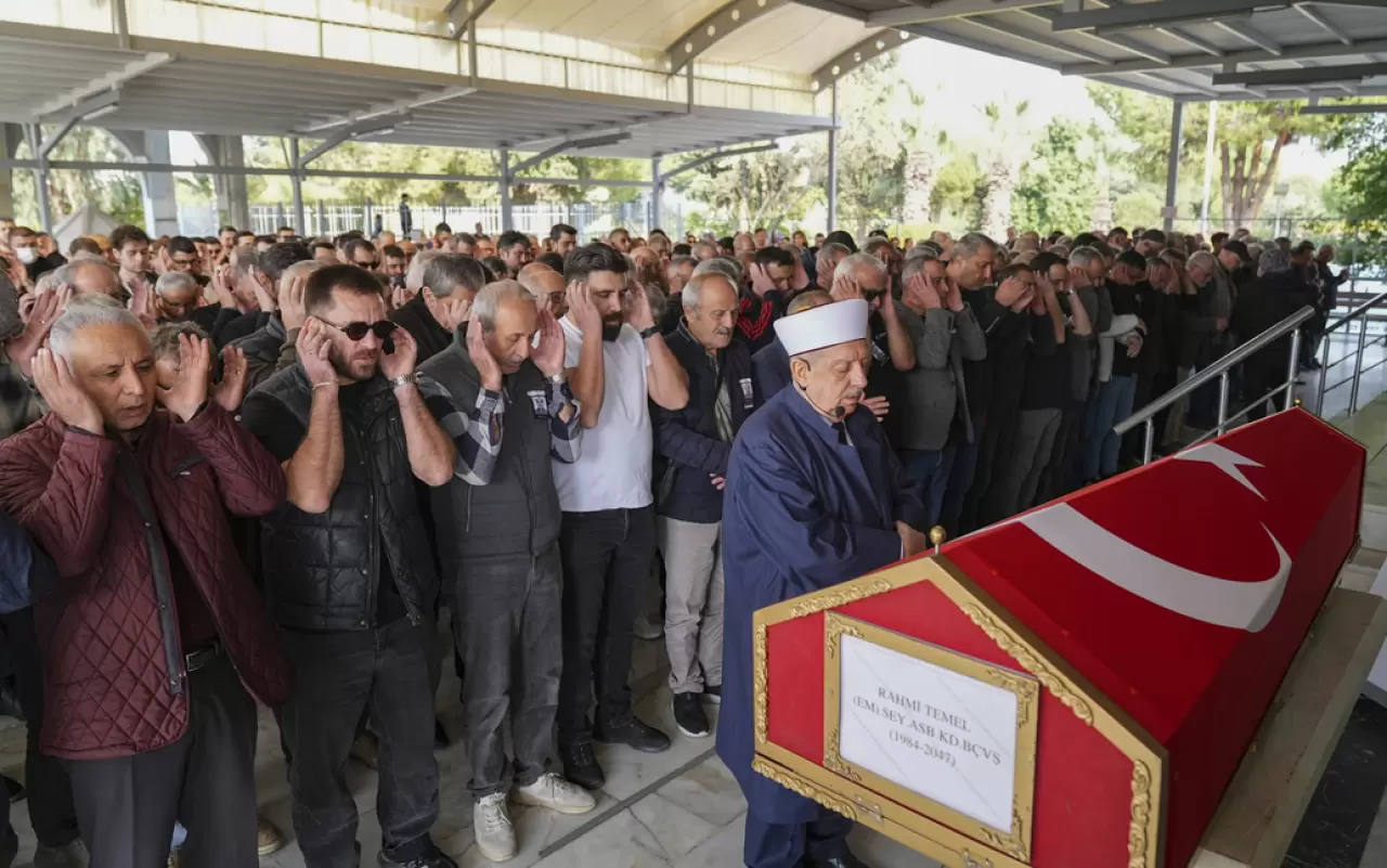 Tuğberk İmamoğlu" gemisinin mürettebatından Rahmi Temel'in cenaze töreni