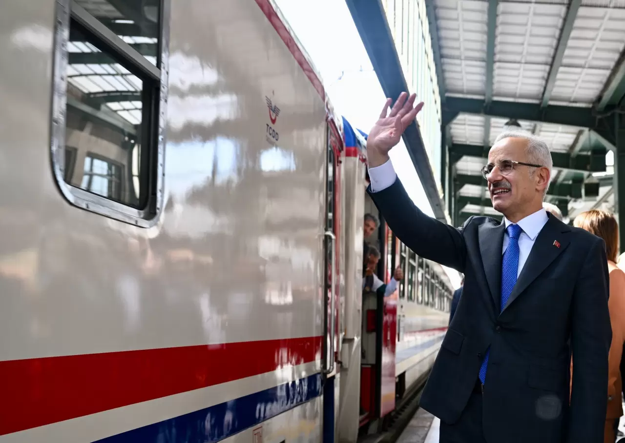 Tiyatro Treni Ne Zaman Kalk yor 2026 Tiyatro Treni G zergah Ve Tiyatro Treni Ne Zaman Kalk yor 2026 Tiyatro Treni G zergah Ve